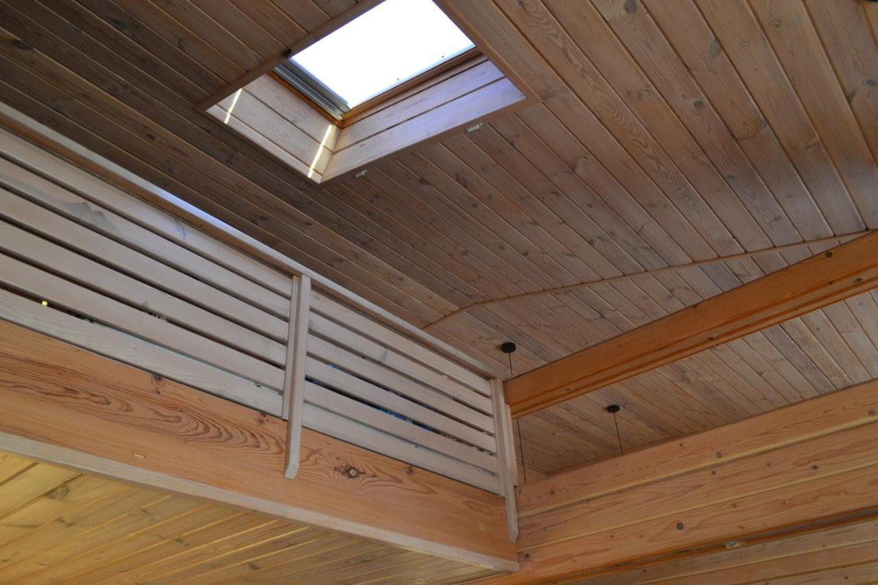 Хомене Villa Rzhyshchiv Ngoại thất bức ảnh