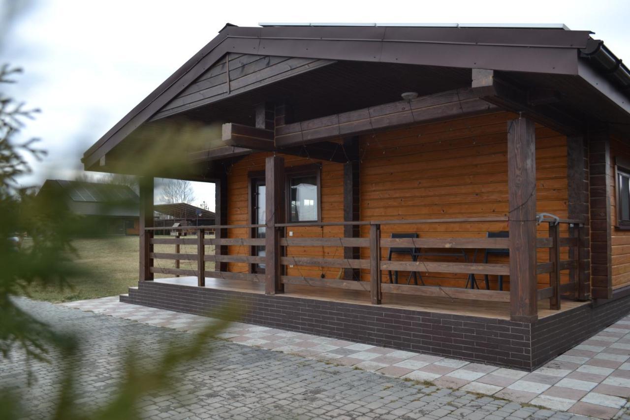Хомене Villa Rzhyshchiv Ngoại thất bức ảnh