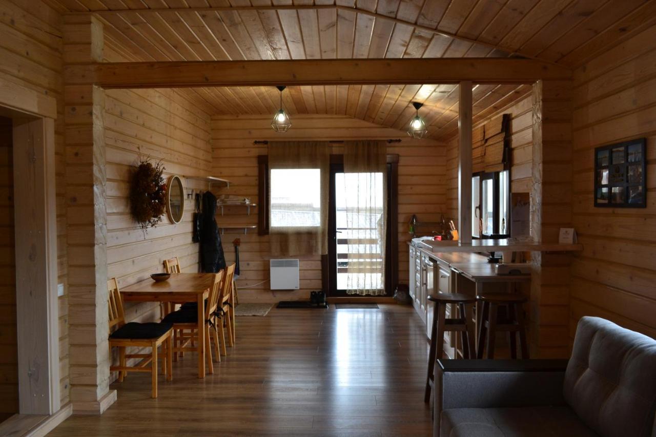 Хомене Villa Rzhyshchiv Ngoại thất bức ảnh