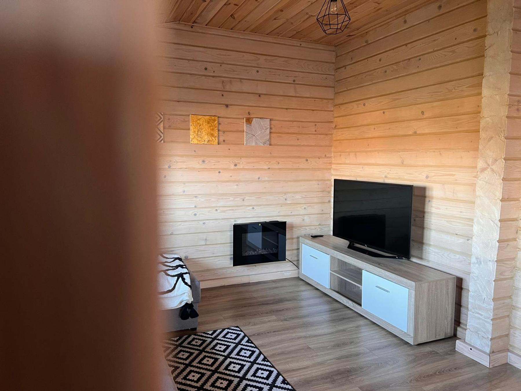 Хомене Villa Rzhyshchiv Ngoại thất bức ảnh