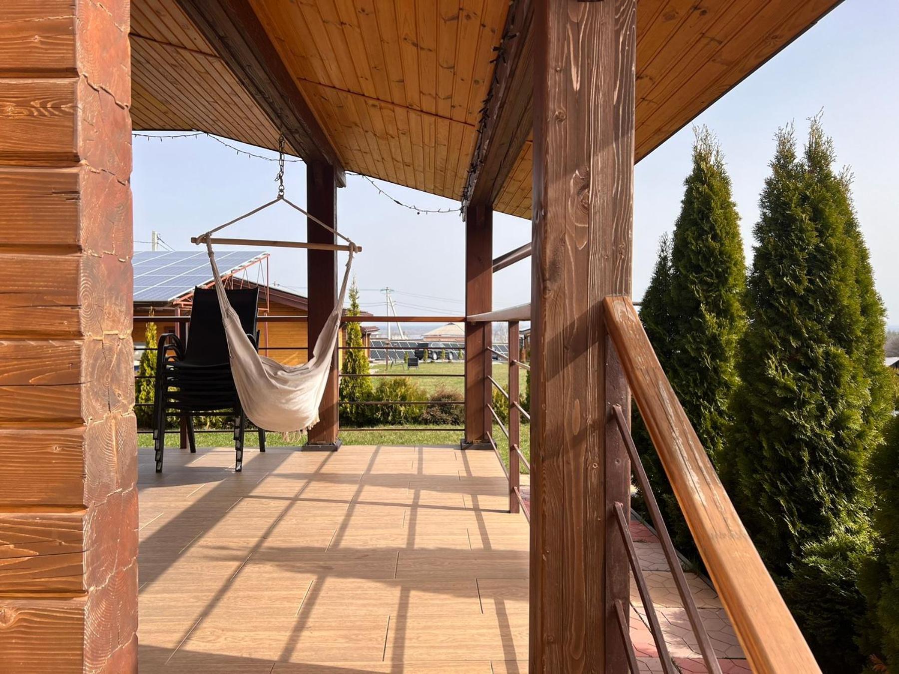Хомене Villa Rzhyshchiv Ngoại thất bức ảnh